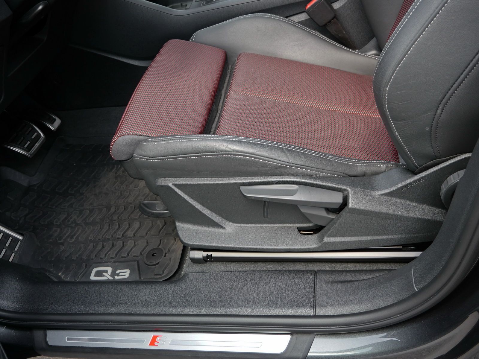 Audi Q3 40 TFSI qu. S line - Samsaru's Car Outlet
