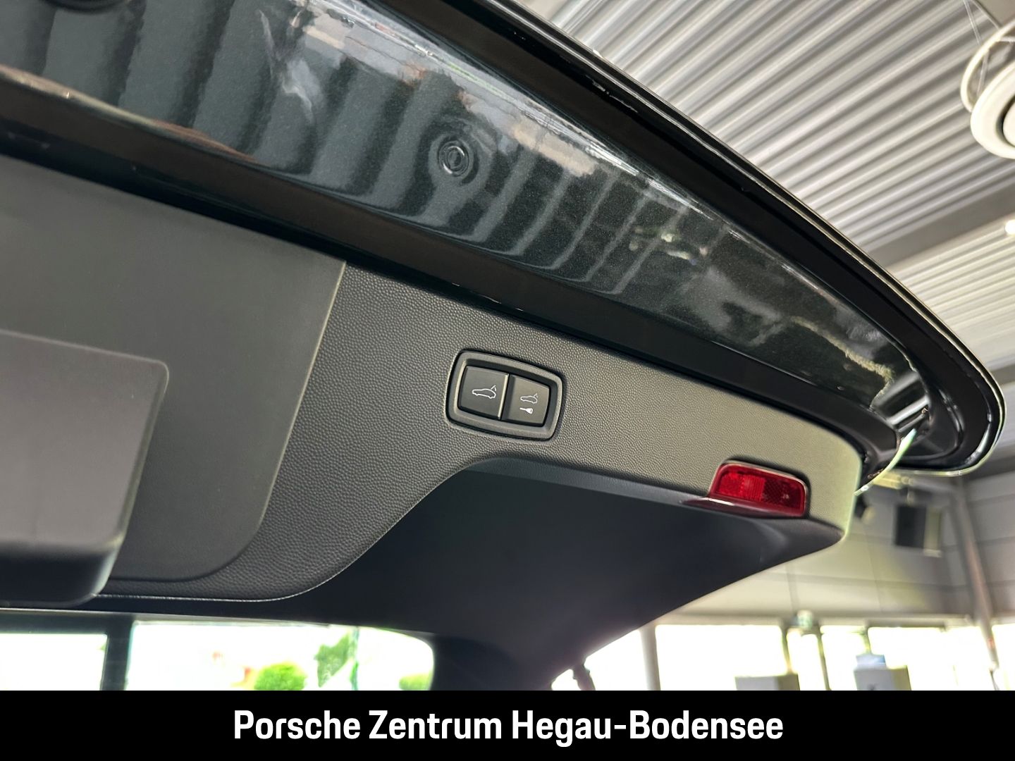 Porsche Macan Turbo/Electric Sport/Hinterachslenkung/Mat