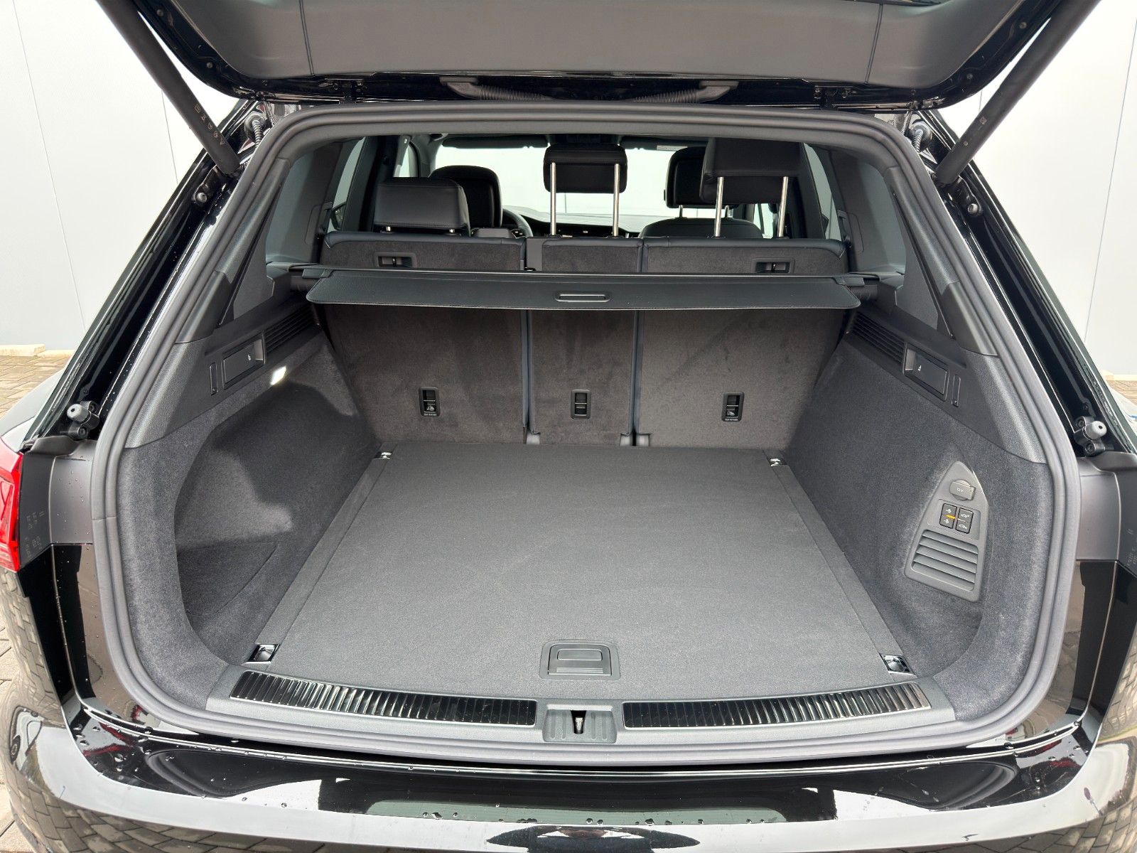 Volkswagen Touareg 3.0 TDI 4Motio R-Line/FINAL EDITION/VOLL