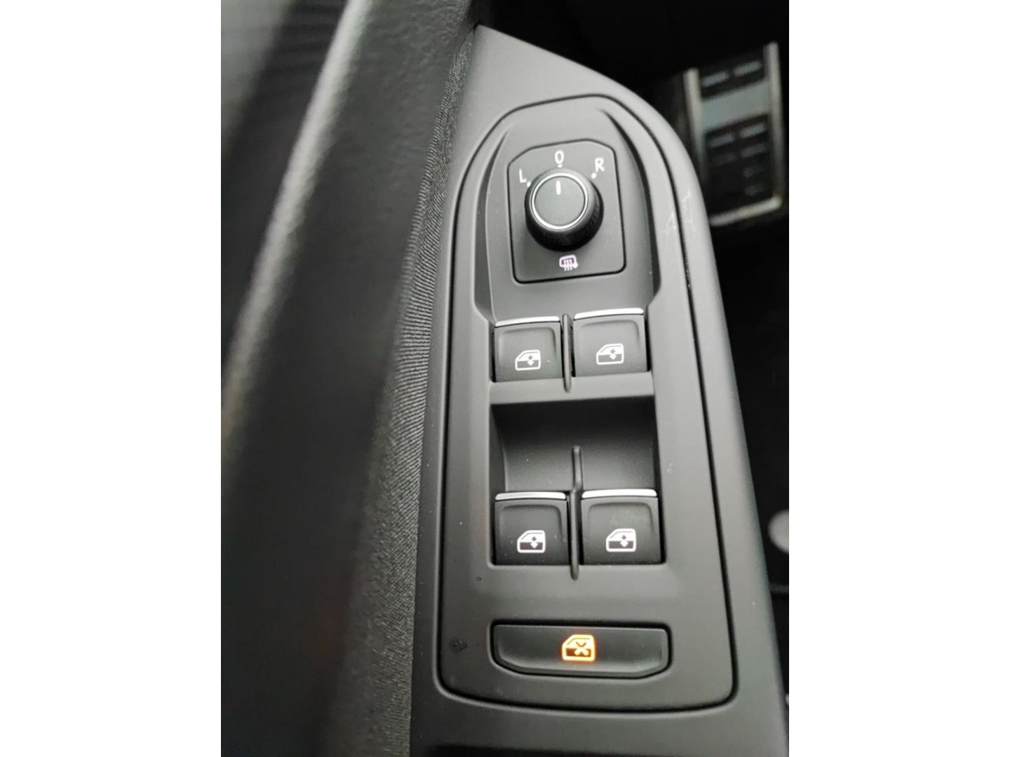 Volkswagen Golf 8 VIII Active eTSI - Samsaru's Car Outlet