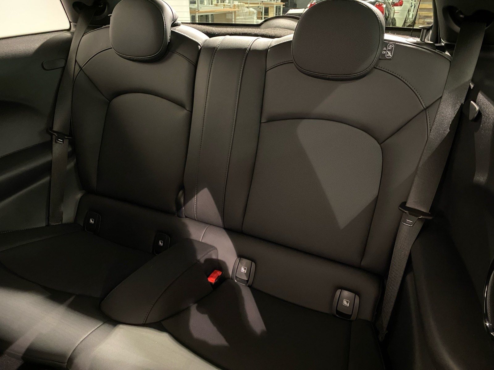 MINI Cooper SE - Samsaru's Car Outlet