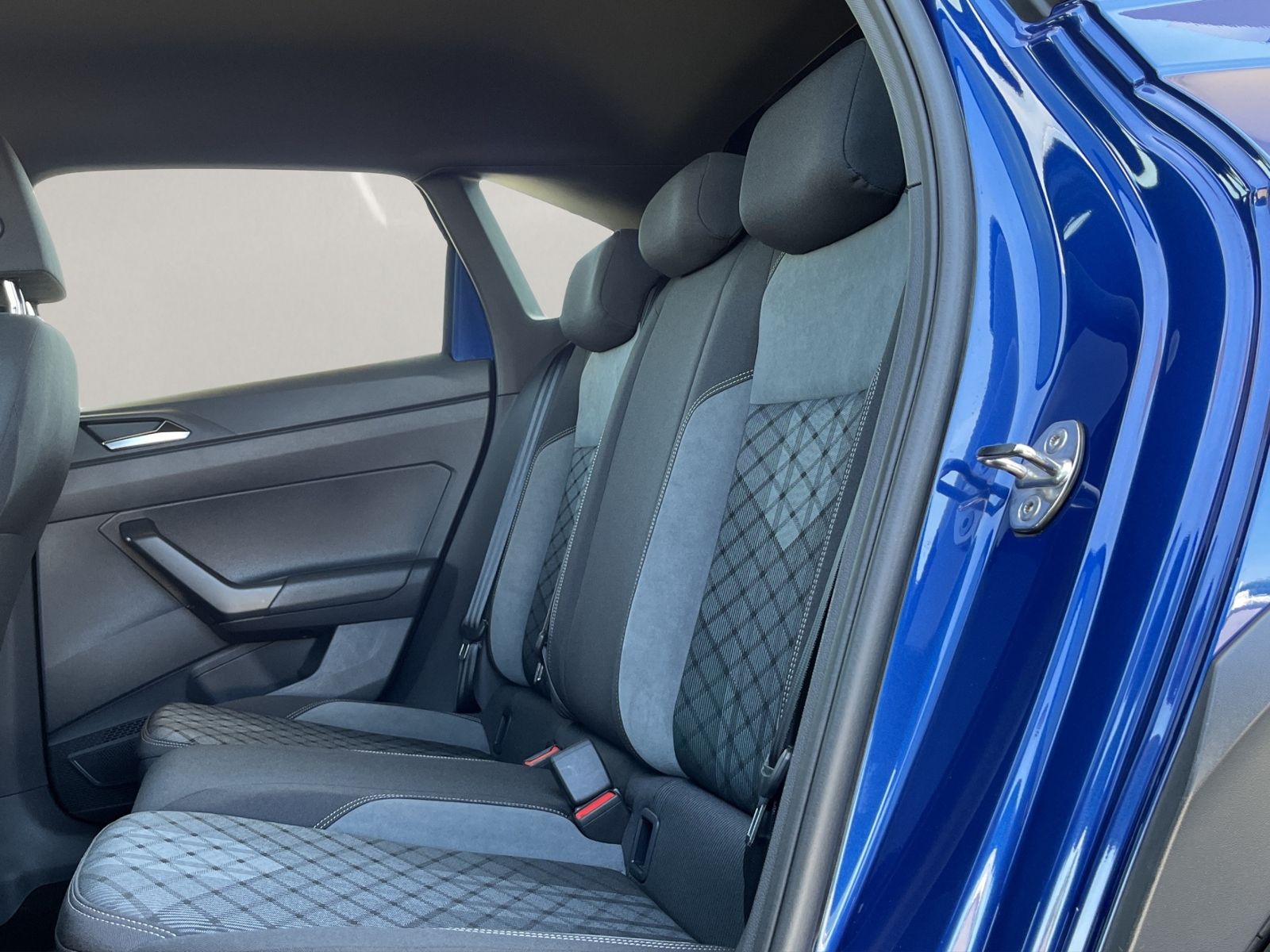 Volkswagen Taigo 1.5 TSI R-Line - Samsaru's Car Outlet