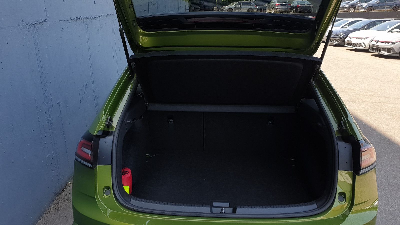 Volkswagen Taigo 1.5 TSI DSG R-Line - Samsaru's Car Outlet