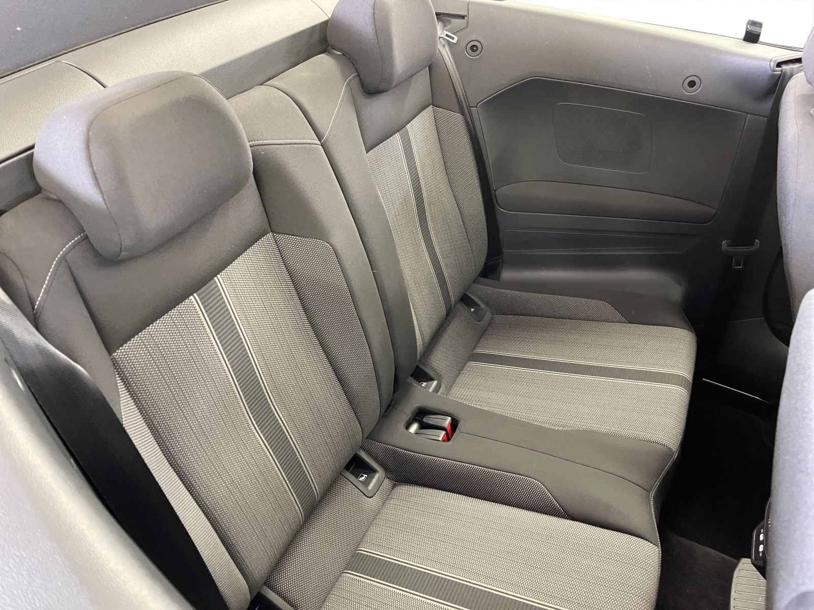 Volkswagen T-Roc Cabrio 1.0 TSI Style - Samsaru's Car Outlet