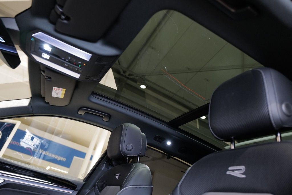 Volkswagen Touareg 3.0TDI R-Line - Samsaru's Car Outlet