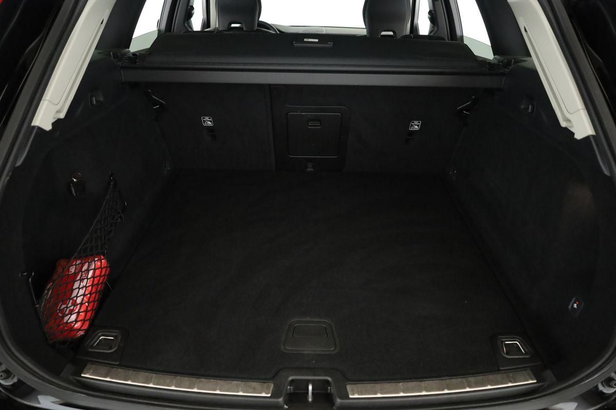 Volvo XC60 B4 AWD Plus Dark LED Pano ACC Kam 21" AHK