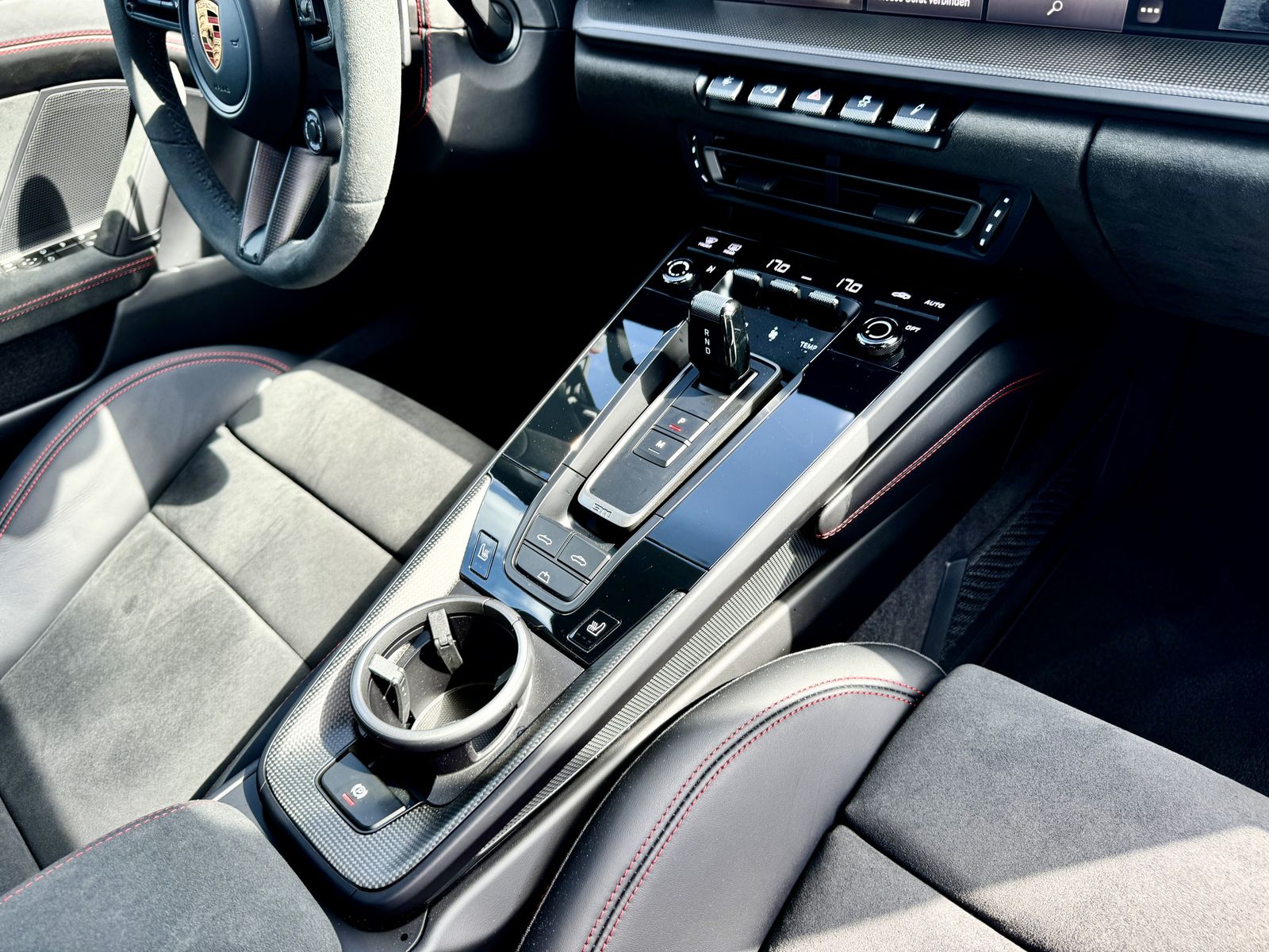 Porsche 992 CARRERA 4 GTS-CARBON-BOSE-LIFTS-1HD-360°-20´