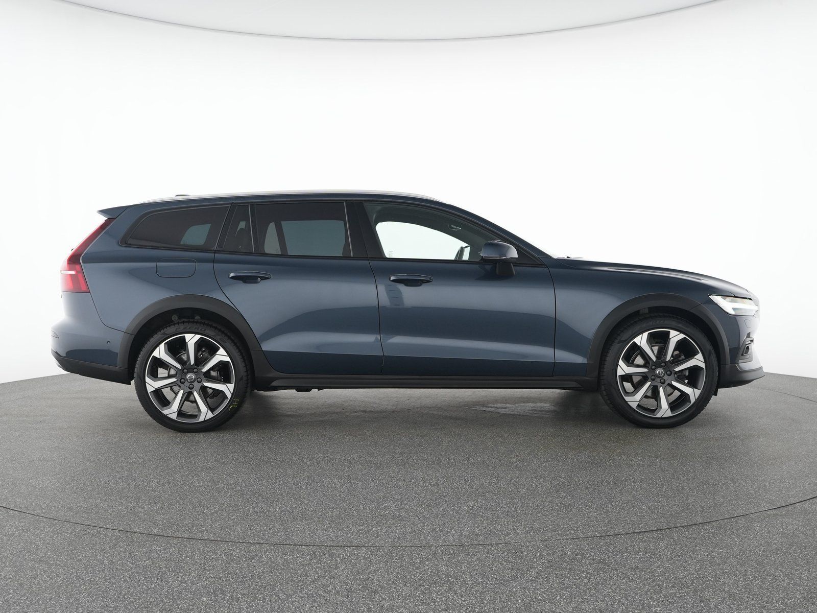 Volvo V60 CC B4 AWD Ultimate SONDERFINANZIERUNG 1,99%*