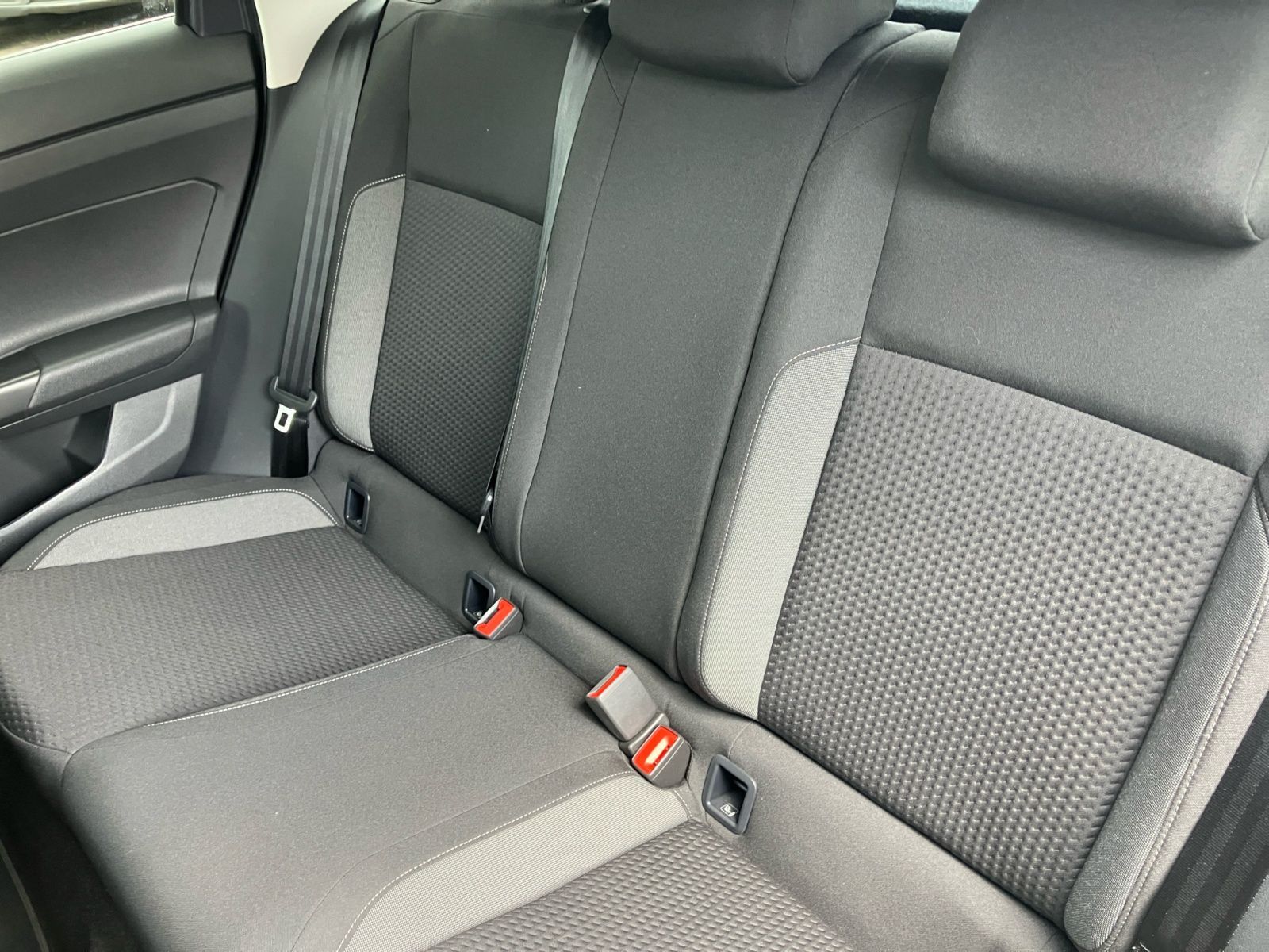 Volkswagen Taigo Life 1.0 TSI - Samsaru's Car Outlet