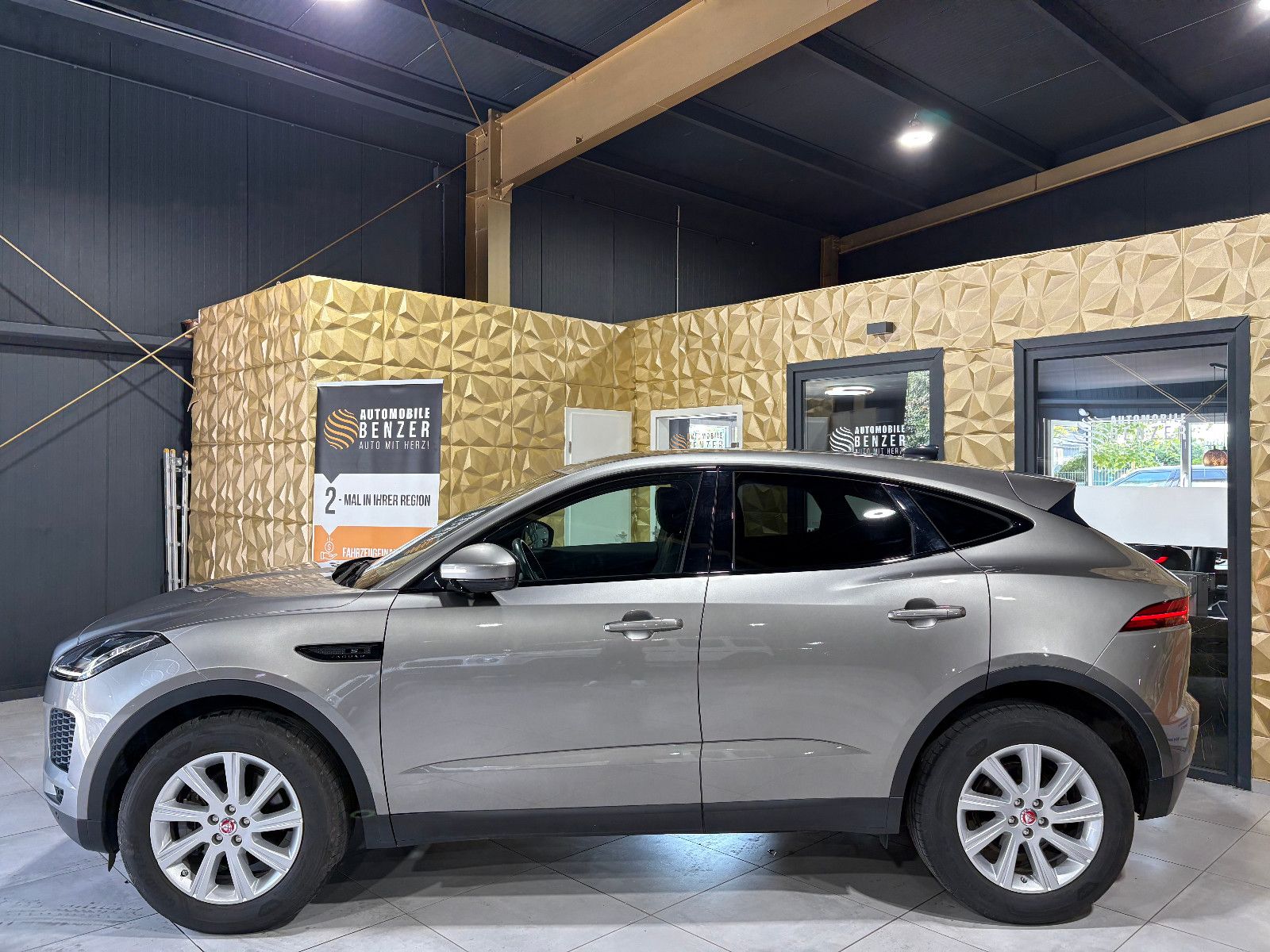 Jaguar E-PACE S/NAVI/KAMERA/APPLE/ACC/SHZ/KLIMA/TOTWINK