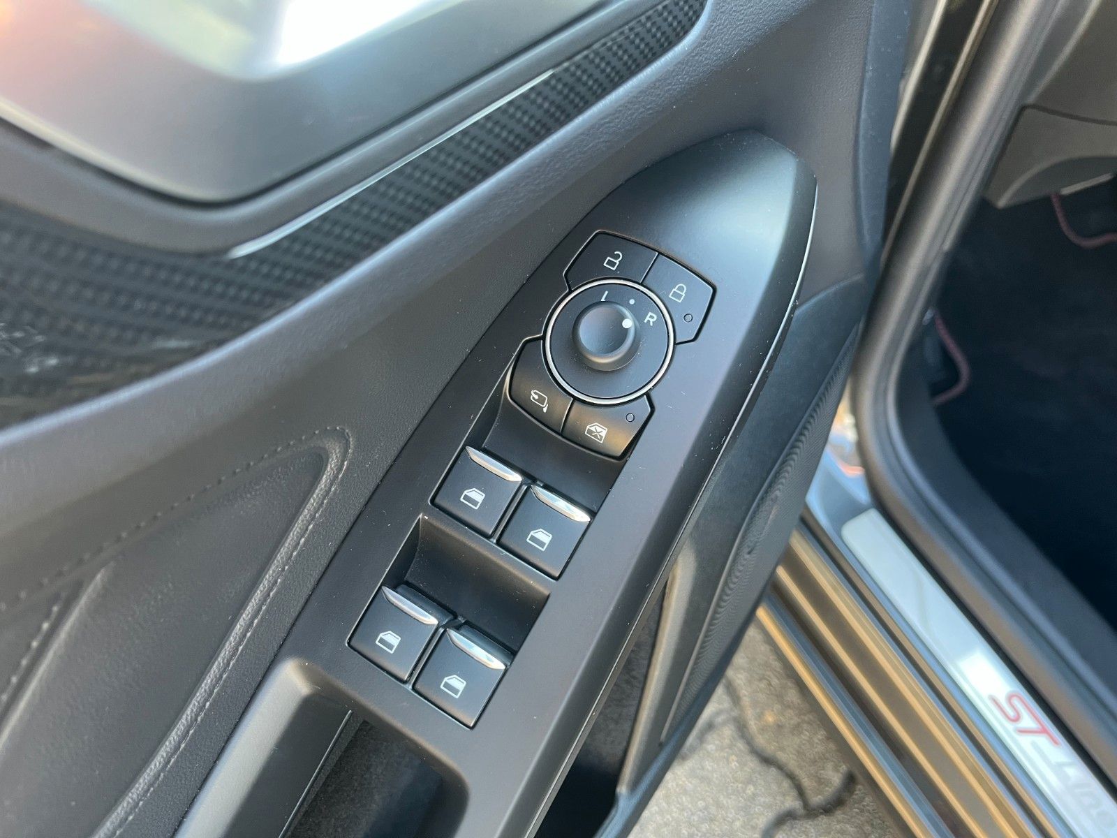 Ford Focus Turnier ST-Line X - Matrix LED, B&O, ACC