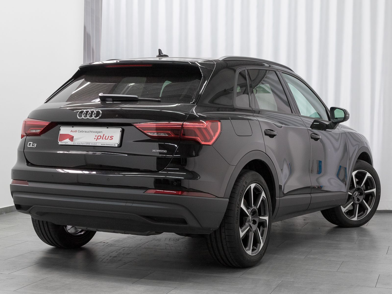 Audi Q3 40 TFSI Q S LINE - Samsaru's Car Outlet