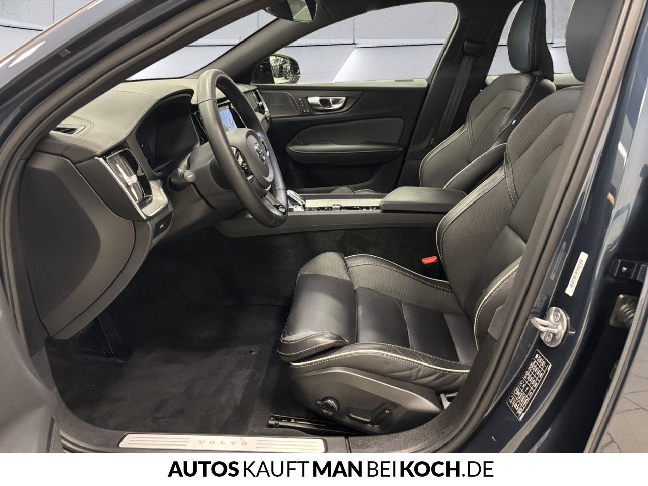 Volvo S60 B5 AWD Ultimate Dark PANO BLIS HUD 360 H&K!