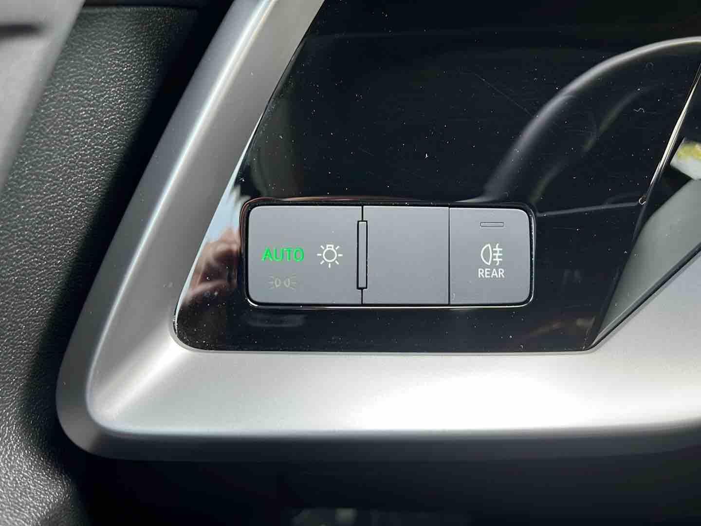 Audi A3 1.5 TSI S-Line S-tronic *Navi, ACC, SHZ, App*