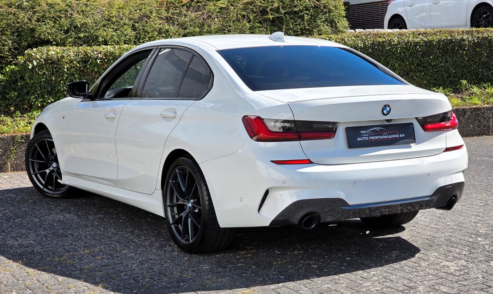 BMW M-SPORTPAKET*XDRIVE*LED*NAVI*LEDER*ACC*RFK*MWST
