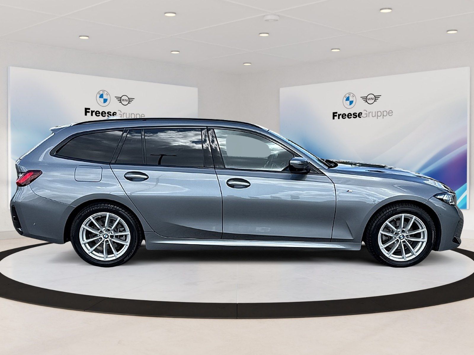 BMW 320d xDrive Touring AHK 360° HEAD-UP RFK HIFI BT