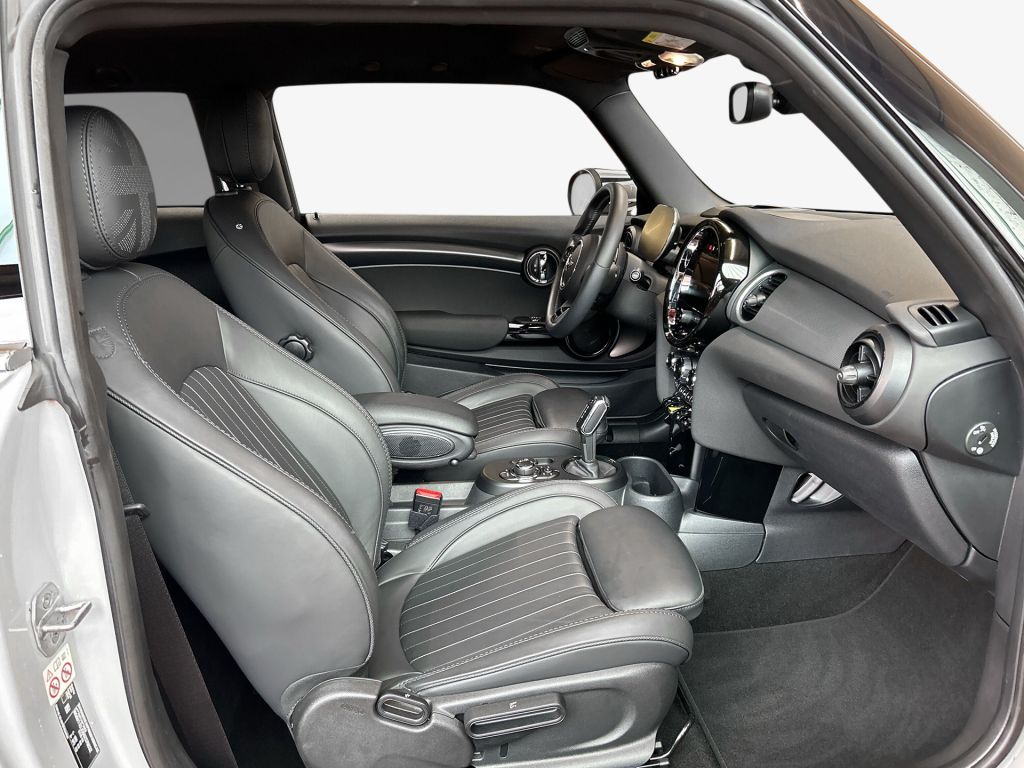 MINI Cooper SE MINI Yours Trim - Samsaru's Car Outlet