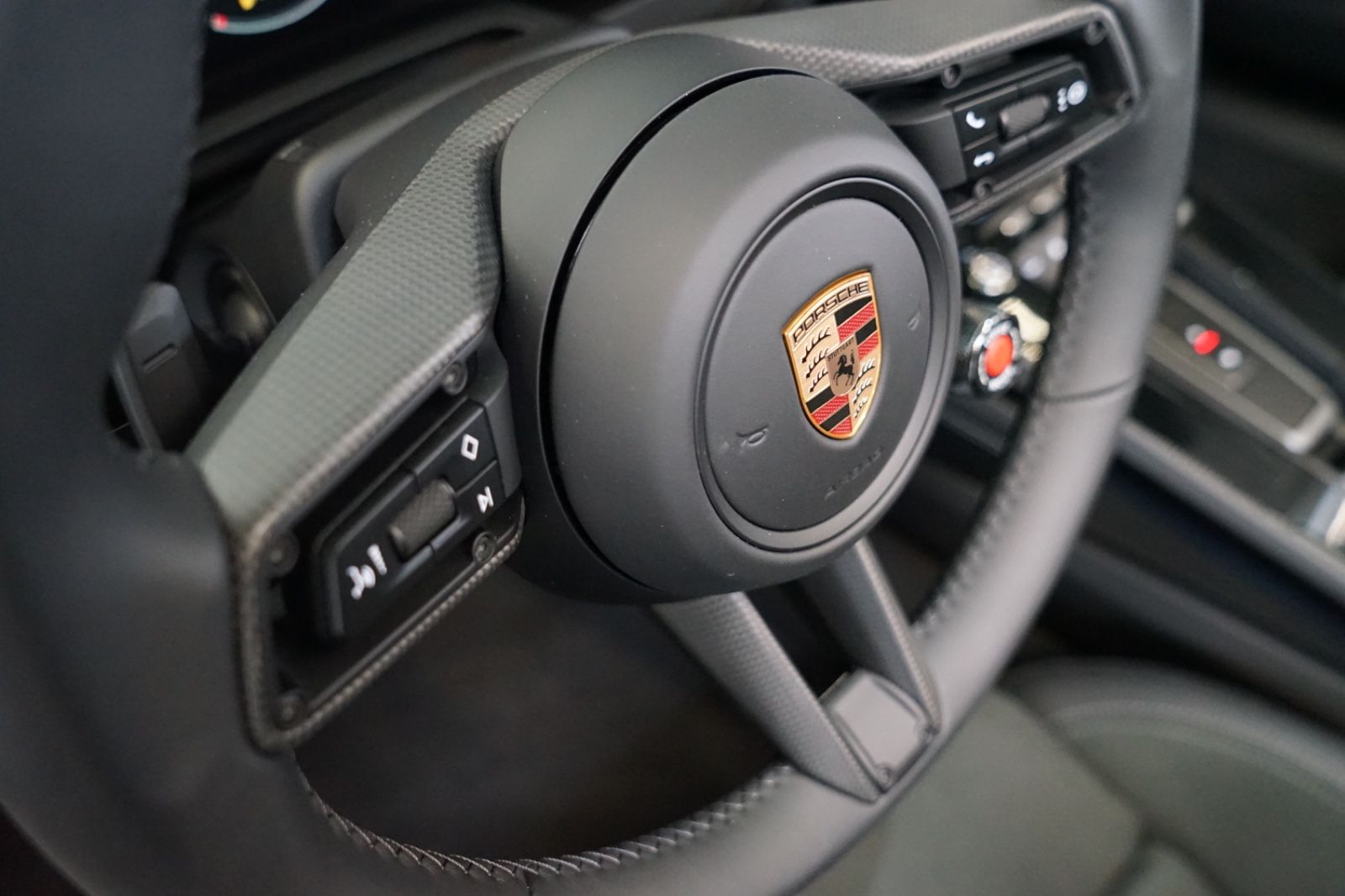 Porsche Targa 4 GTS + MY25 + CARBON + BOSE + 360