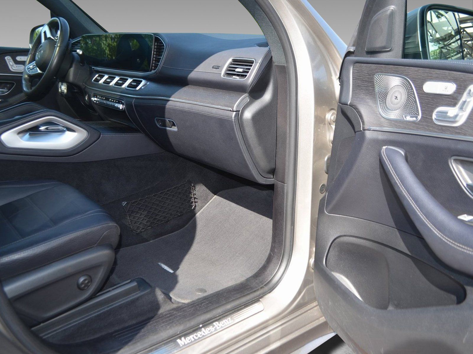Mercedes-Benz d 4M AMG MULTIBEAM 360° AHK PANO BURMESTER AIRMA