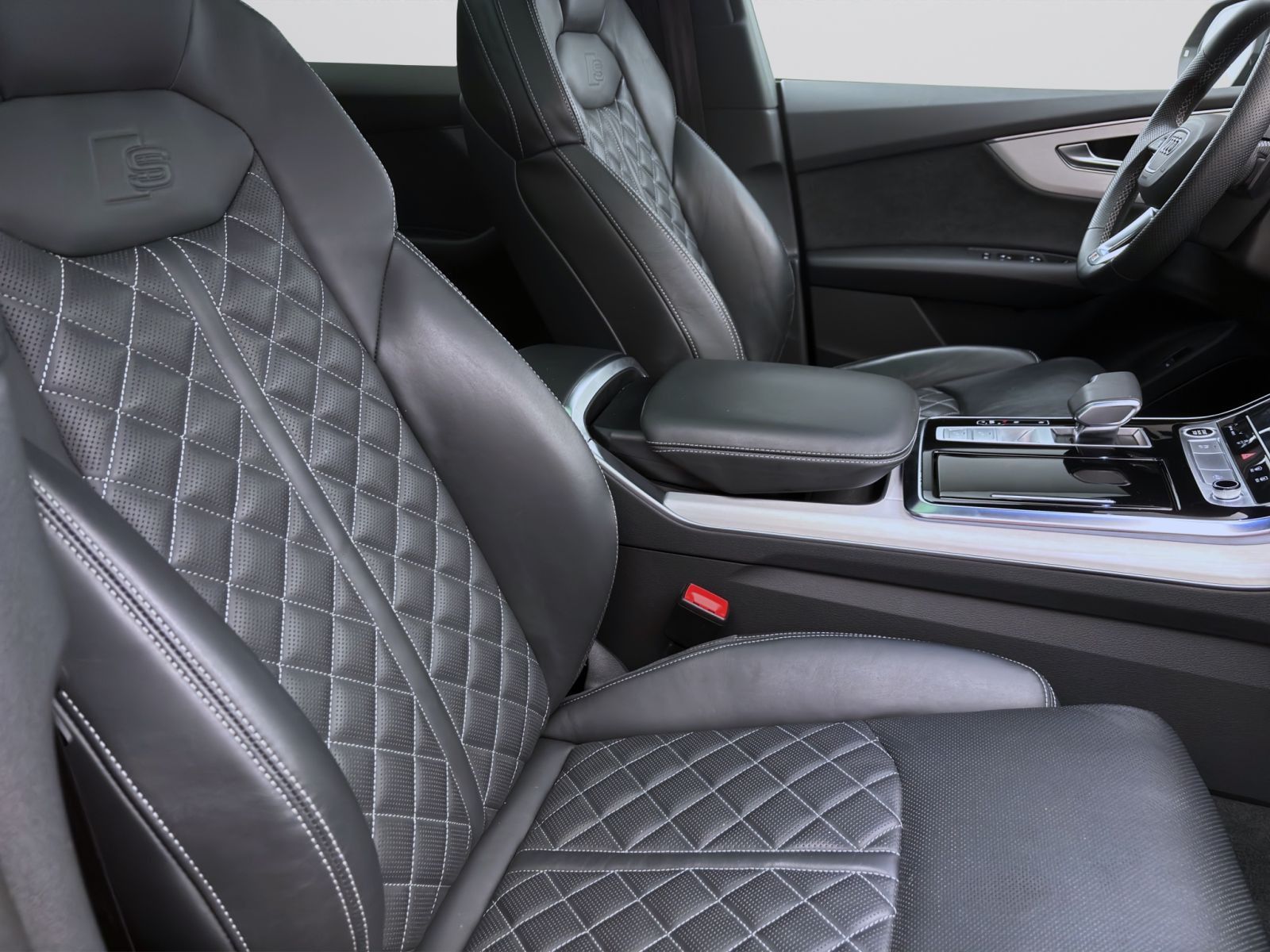 Audi Q8 50 TDI Q S LINE PANO AHK B&O HuD KAMERA