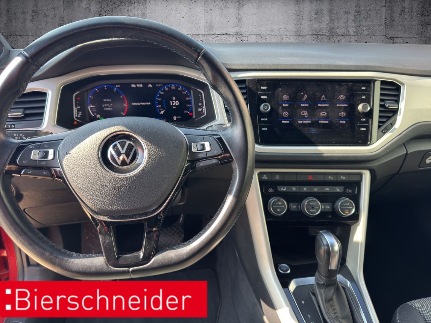 Volkswagen T-Roc 1.5 TSI DSG Style - Samsaru's Car Outlet