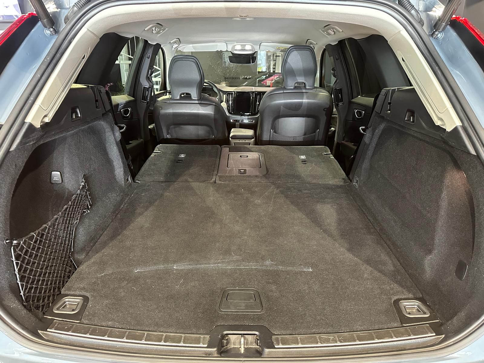 Volvo XC60 B4D AWD PLUS DARK VLED ACC HK 4xSHZ DRIV-AS