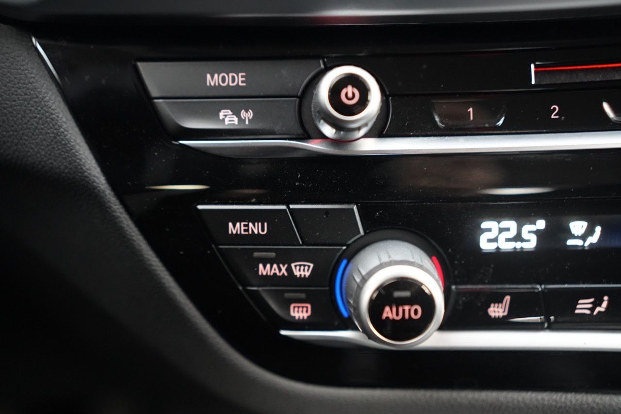 BMW X3 xDrive 20 i Advantage *LIVECOCKPIT*NAVI*