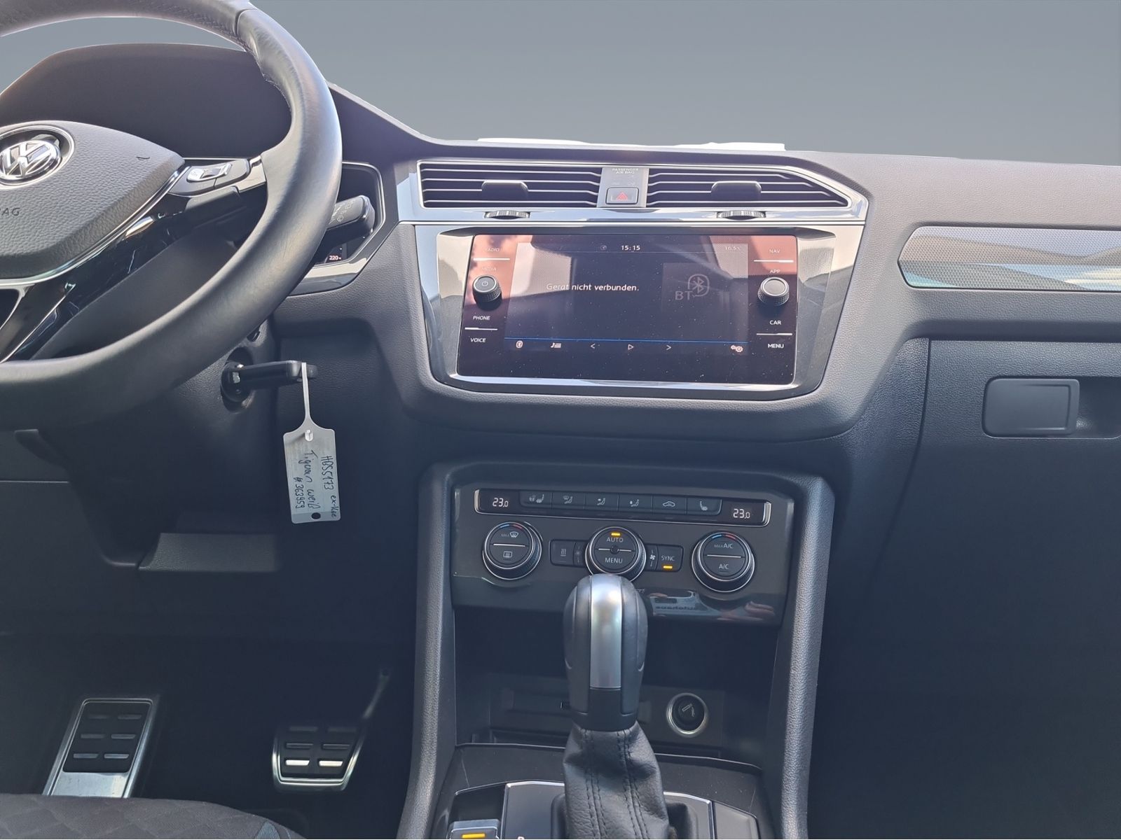 Volkswagen Tiguan 2.0 TDI DSG IQ.DRIVE - Samsaru's Car Outlet