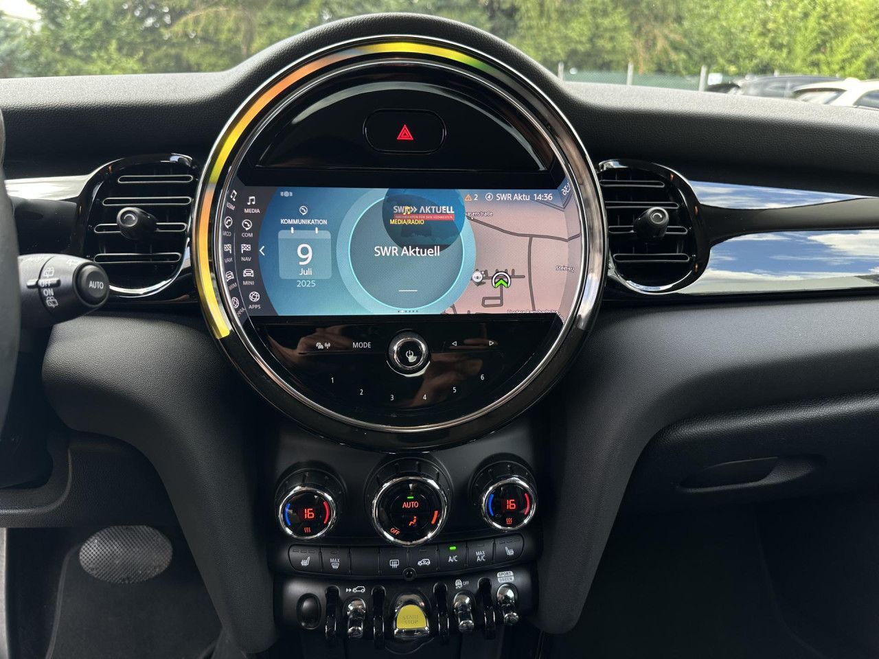 MINI Cooper SE Essential - Samsaru's Car Outlet