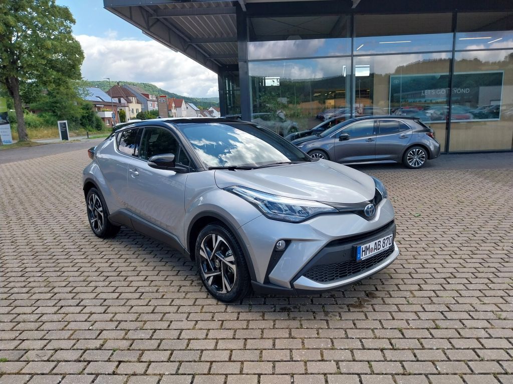 Toyota C-HR 2.0 Hybrid Team Deutschland - Samsaru's Car Outlet