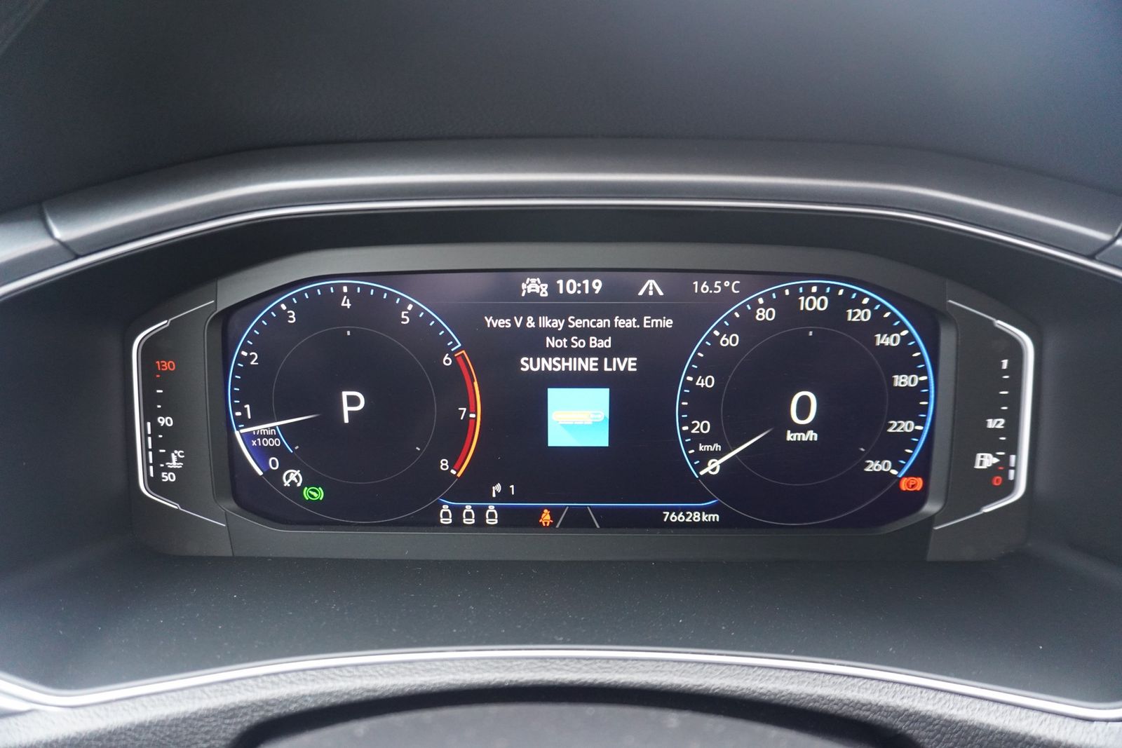 Volkswagen T-Roc 1.5 TSI Active - Samsaru's Car Outlet