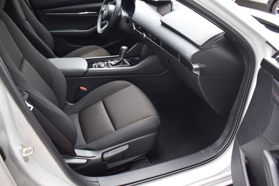 Mazda 3 2.5 140PS 6AG Center-Line Voll-LED Kamera Navi
