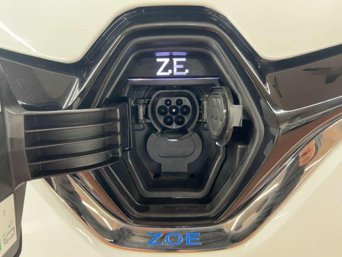 Renault ZOE EXPERIENCE R110 50kWh - Samsaru's Car Outlet
