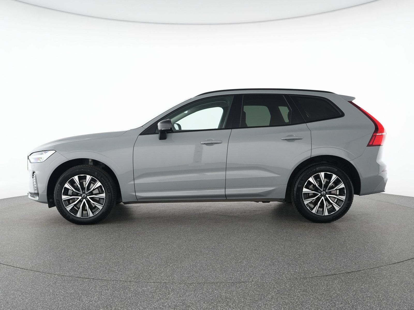 Volvo XC60 B4 AWD Geartronic Plus Dark ACC*BLIS*LEDER