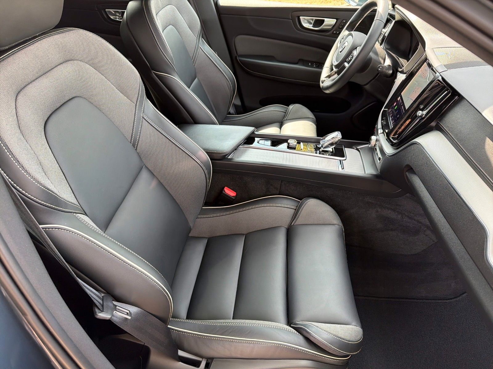 Volvo XC60 Ultimate Bright Plug-In Hybrid T8 AWD, AHK