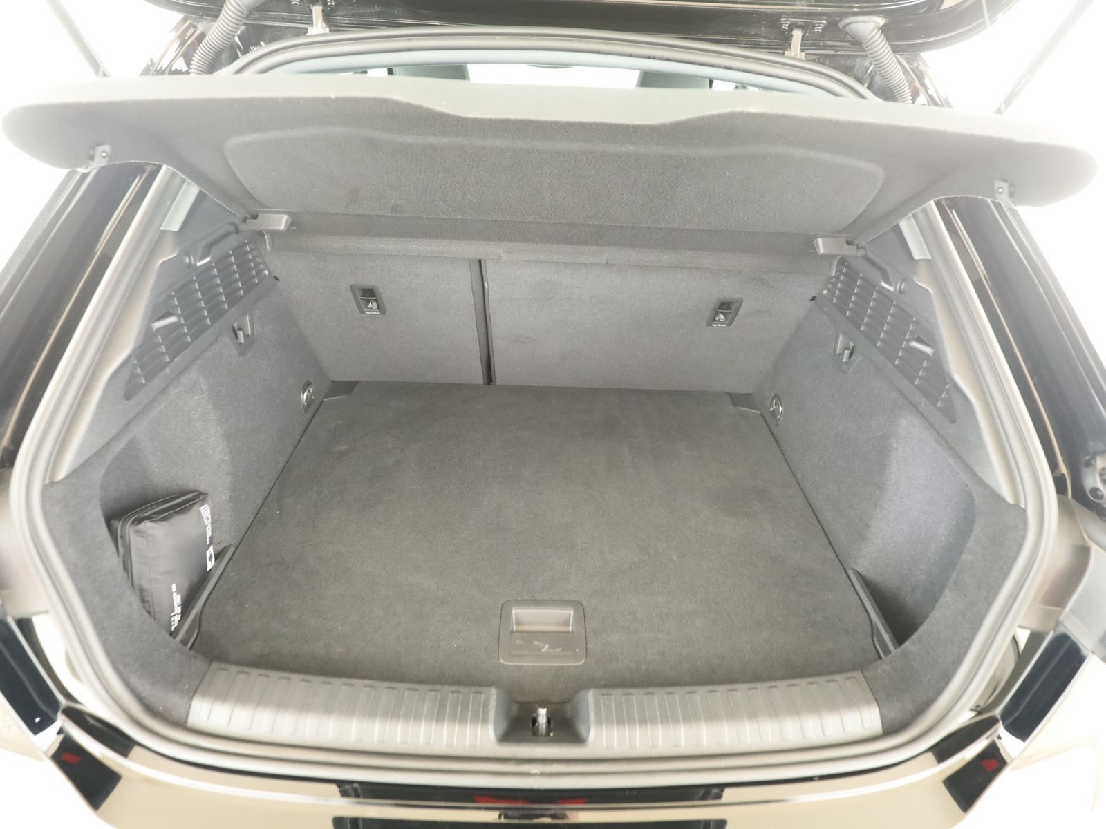 Audi A3 Sportback 40 TFSIe *HYBRID*AHK*LED*PDC*MMI-Pl