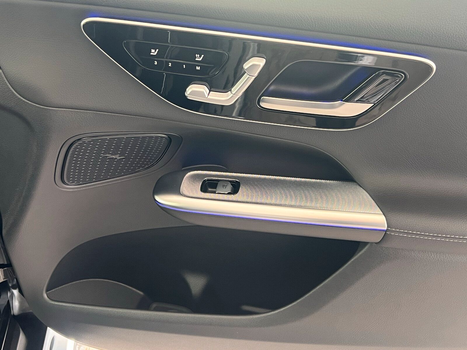 Mercedes-Benz GLC 300 e 4M Avantgarde/Navi/Pano-Dach/Distronic