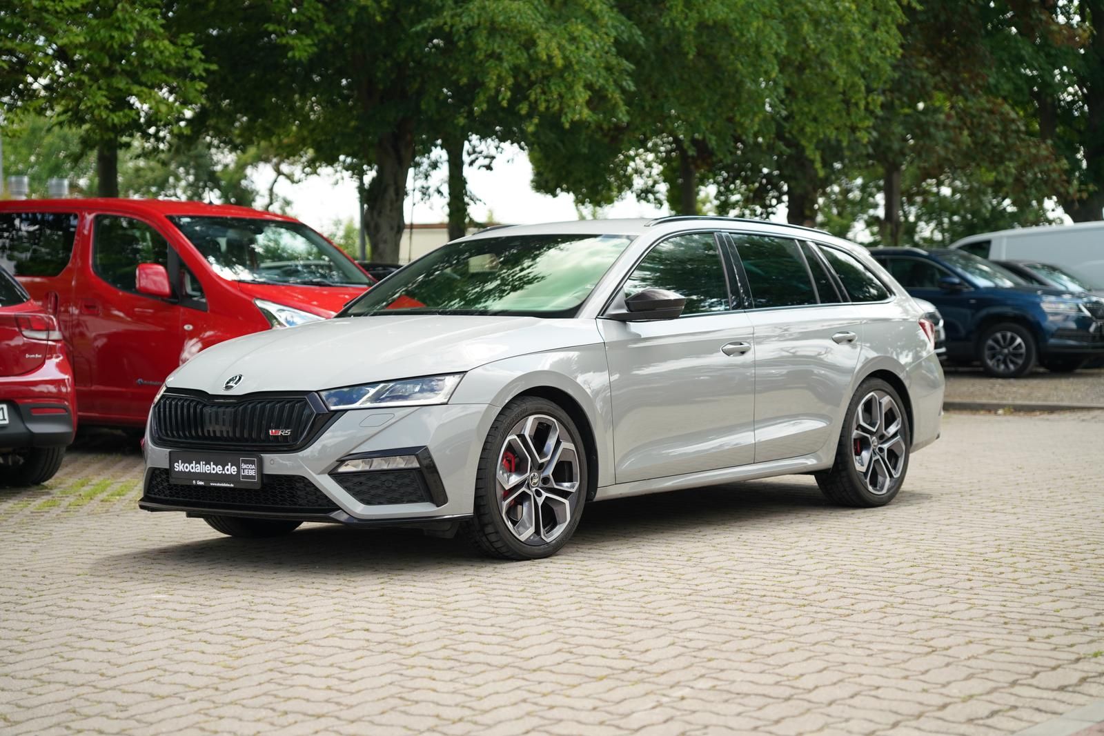 Skoda OCTAVIA COMBI 2.0TSI DSG - Samsaru's Car Outlet