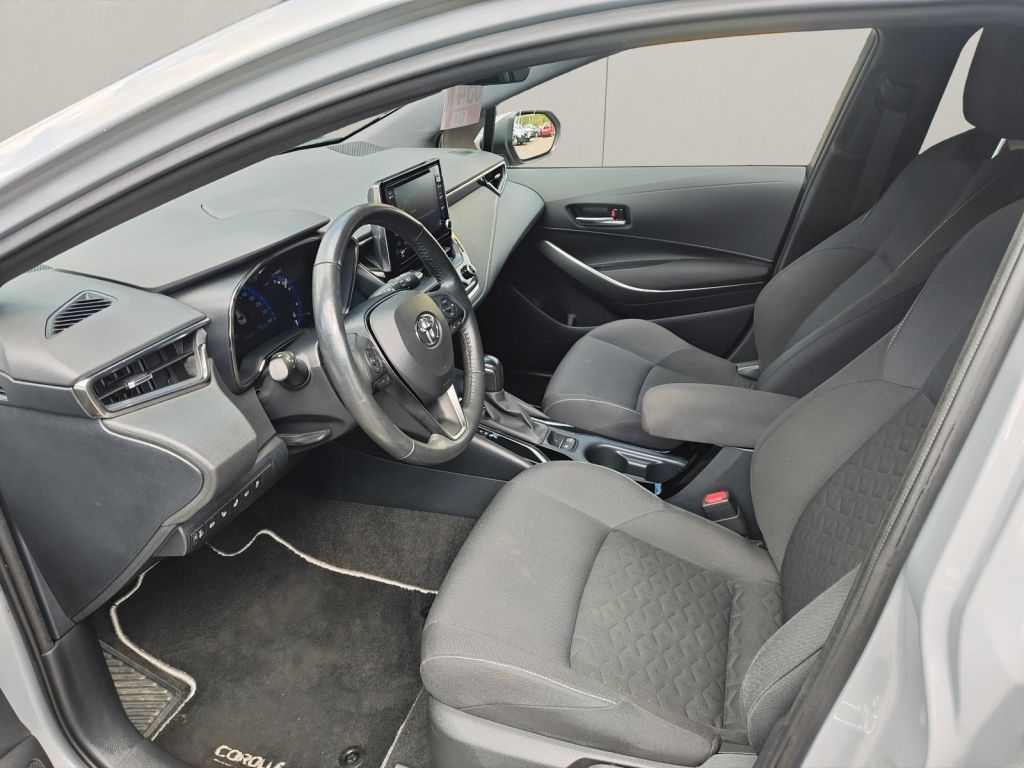 Toyota Corolla 1.8 Hybrid - Samsaru's Car Outlet