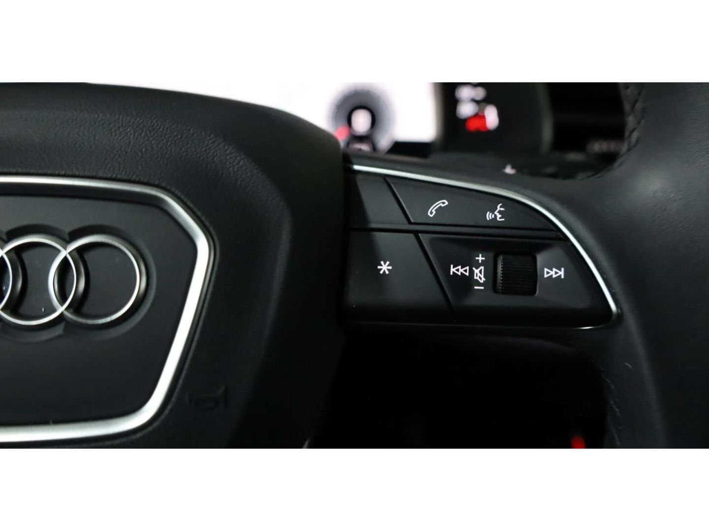 Audi Q7 45 TDI quattro 7Sitze/AHK/360/P-Dach/Matrix