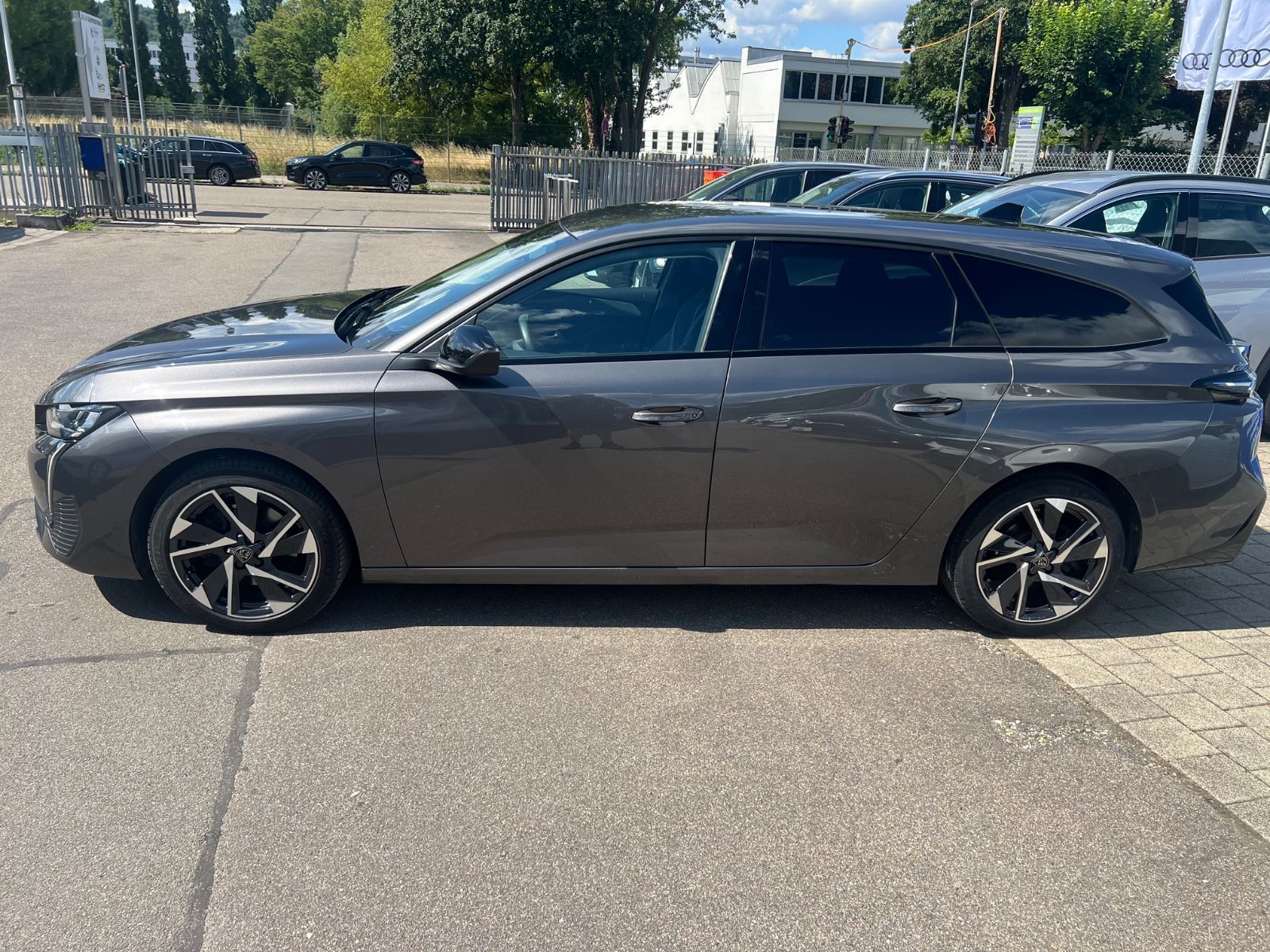 Peugeot 308 SW Allure - Samsaru's Car Outlet