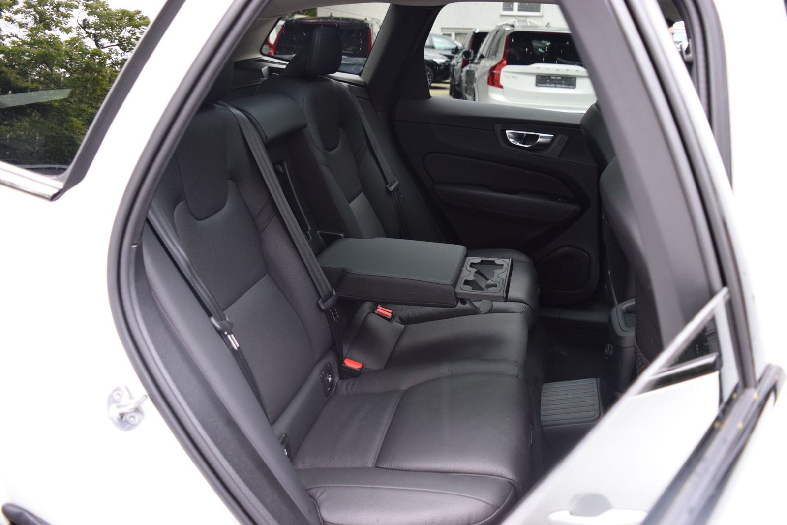 Volvo XC60 T8 AWD Plus - Samsaru's Car Outlet