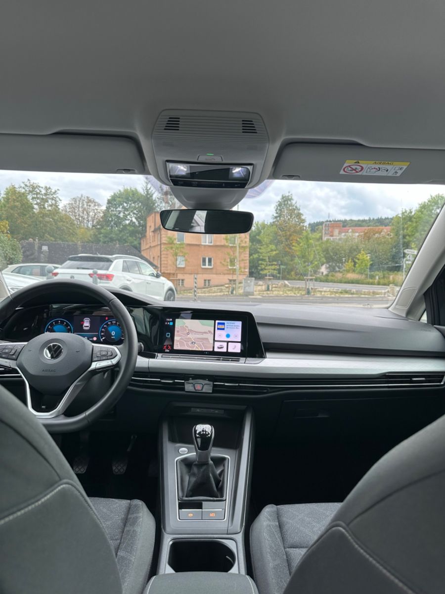 Volkswagen Golf VIII Variant 1.0TSI - Samsaru's Car Outlet