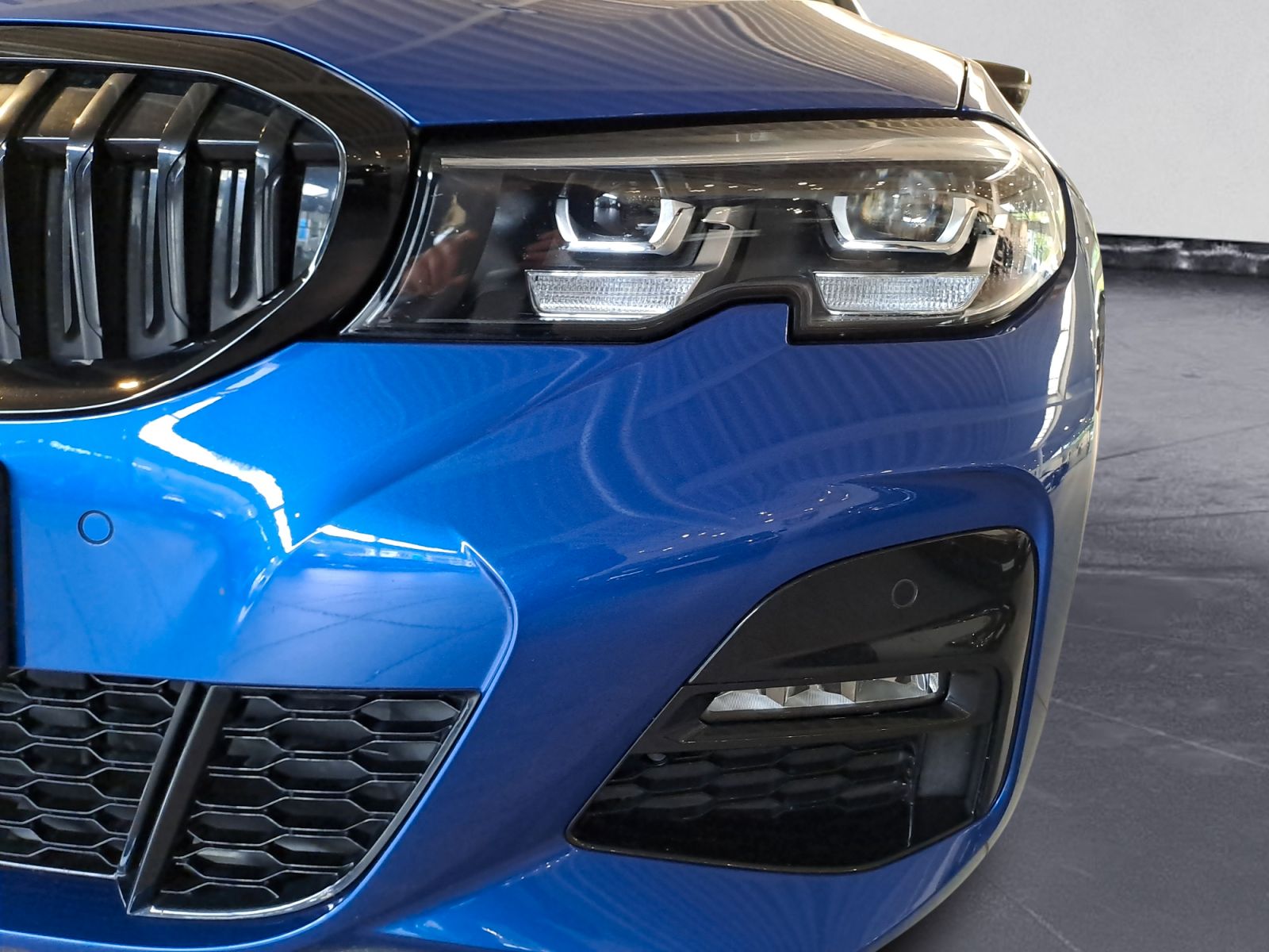 BMW 330i xDrive Touring M Sport - Samsaru's Car Outlet