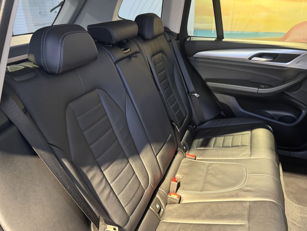 BMW X3 xDrive30e PANO+KAM+KOMF+HUD+HIFI+DAB+LEDer+AL