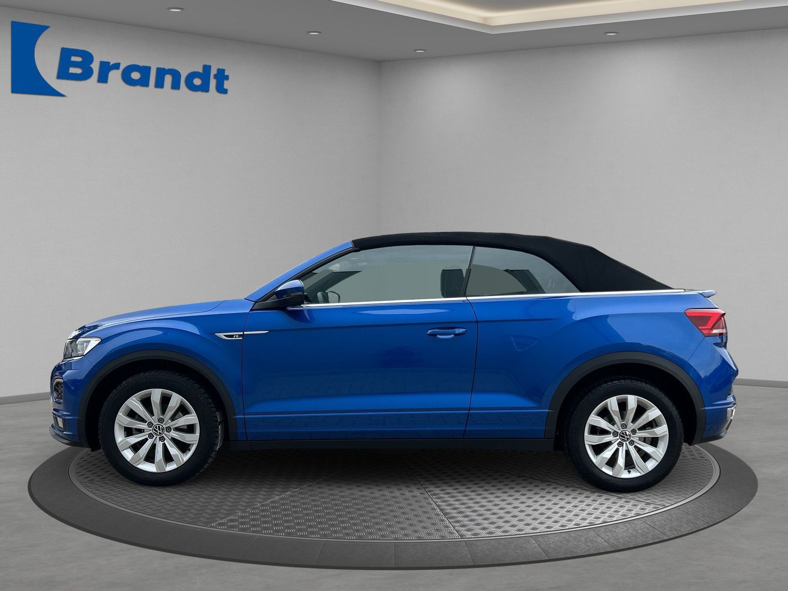Volkswagen T-Roc R-LINE - Samsaru's Car Outlet