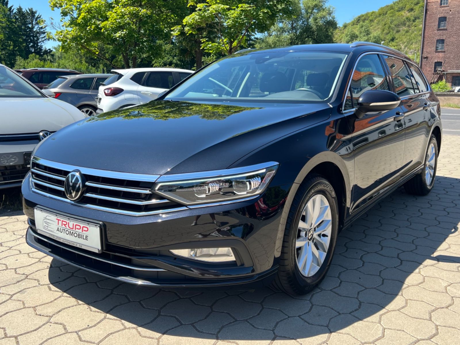 Volkswagen Passat 2.0 TDI - Samsaru's Car Outlet