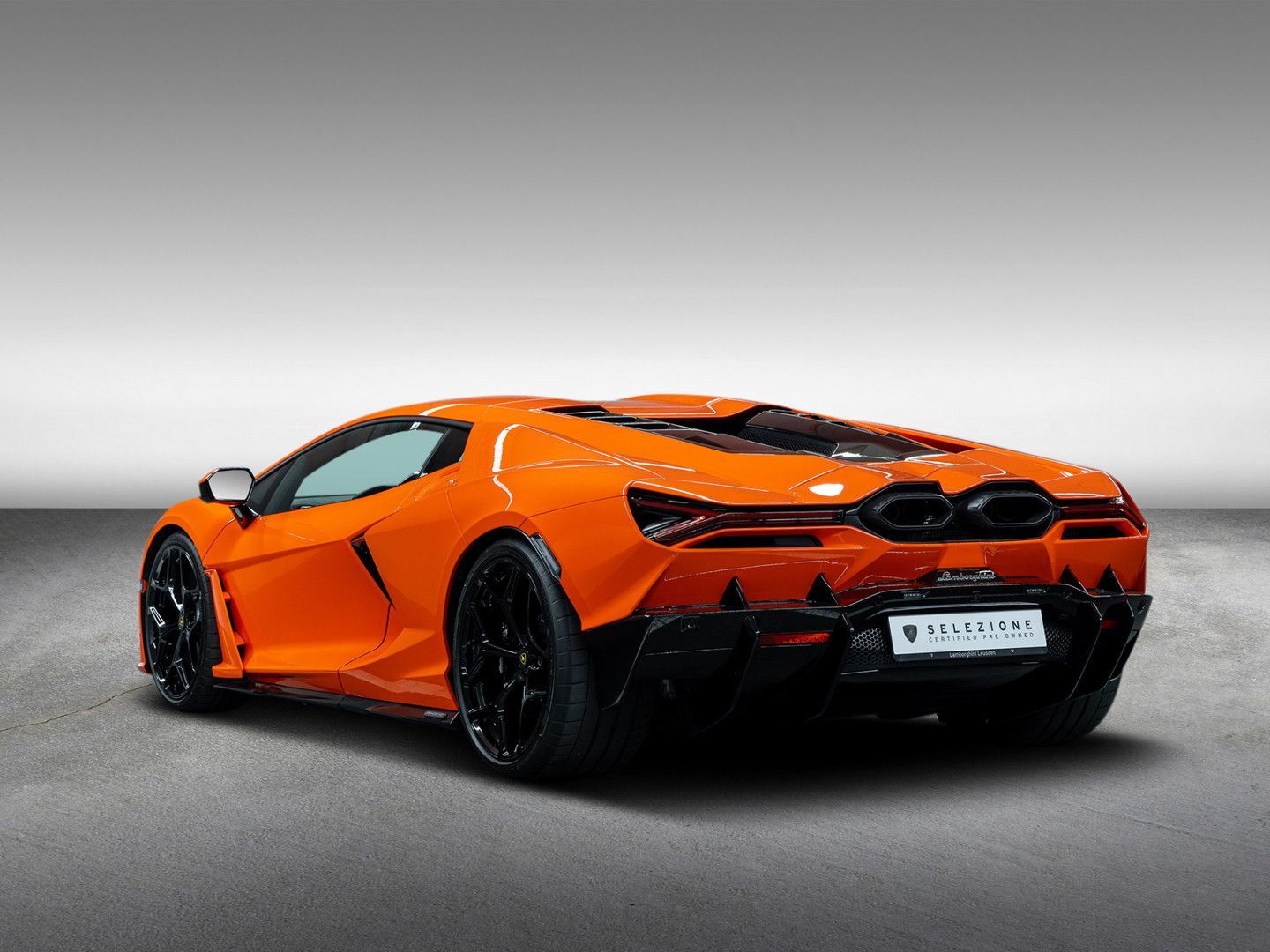Lamborghini Revuelto - Samsaru's Car Outlet