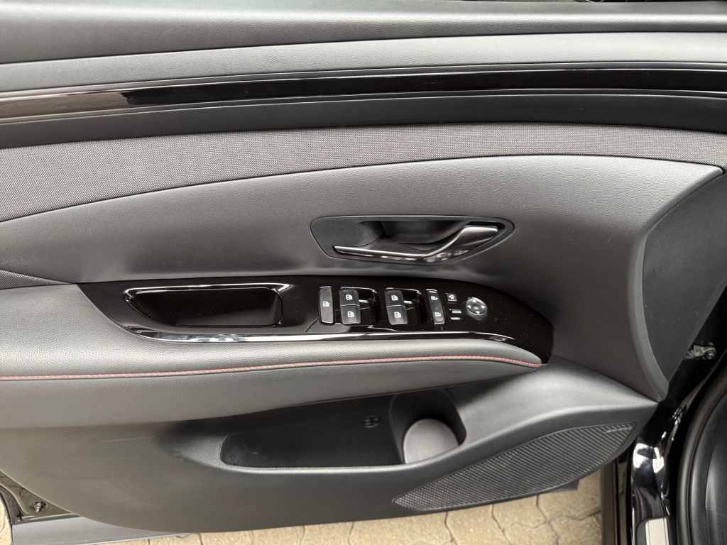 Hyundai TUCSON 1.6 T-GDi Plug-in-Hybrid 4WD N Line - Samsaru's Car Outlet