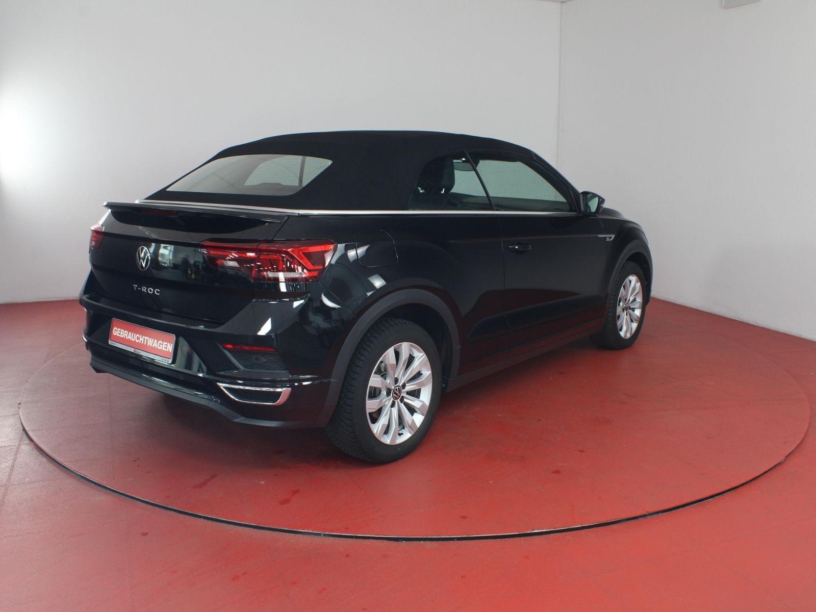 Volkswagen T-Roc R-Line 1.5TSI DSG - Samsaru's Car Outlet